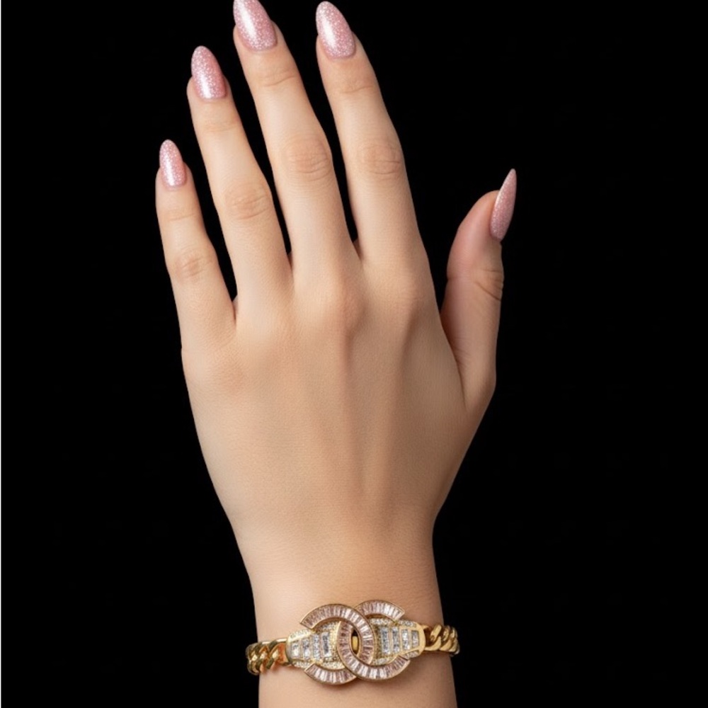 Elegant Gold Bracelet with Crystal Accents